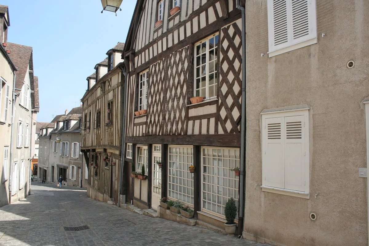 Half-timbered house on Rue des Écuyers in Chartres old town on a day trip from Paris