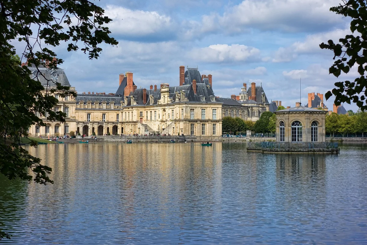 Carp Pond beside the Château de Fontainebleau on a day trip from Paris